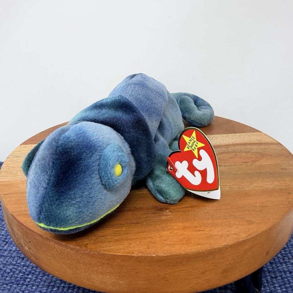 Ty Beanie Baby 9 inch Rainbow The Iguana Chameleon Toy